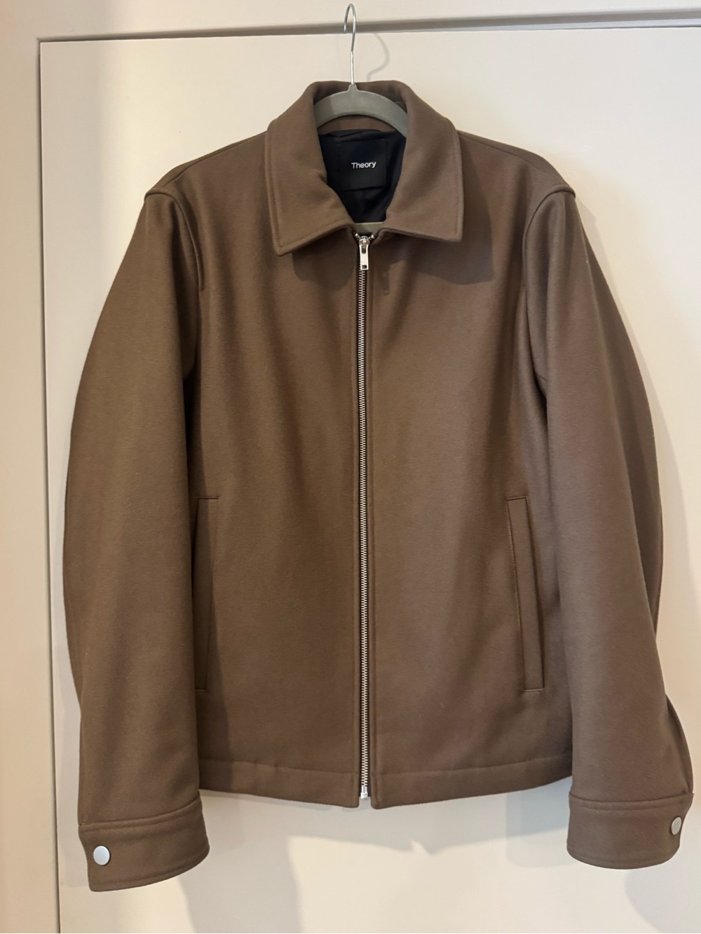 NWOT Theory Wyatt Urban Melton Size M